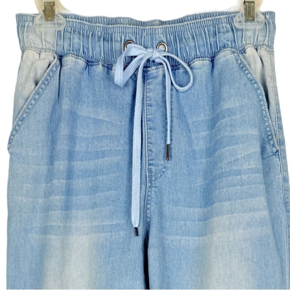 One Republic For All denim jogger jeans
Elastic waistband High Rise Casual - Picture 2 of 9